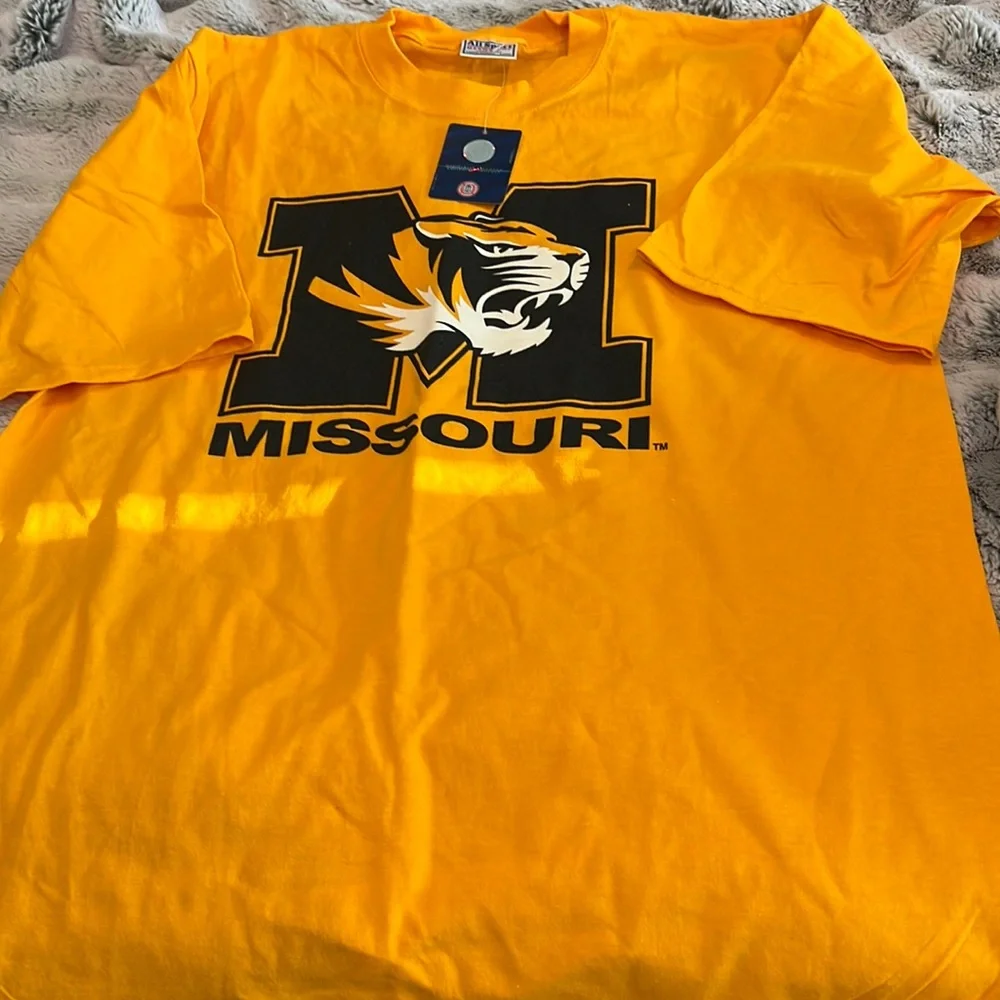 NWT Missouri University Short Sleeve Shirt - Picture 1 of 3